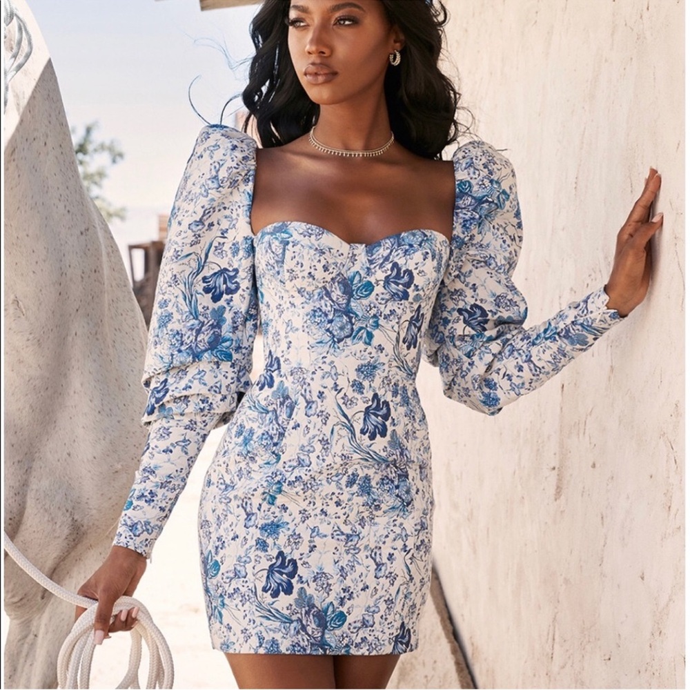 House of CB Lucrezia Puff Sleeve Jacquard Dress Medium Blue White Floral NEW